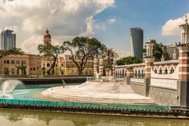 Kuala Lumpur, Malezya - 13 Aralık 2017: Merdiven Masjid Jamek Camii merkezi Kuala Lumpur, Malezya için. Cami inşa edilmiştir 1907 olduğunu en eski camisi Kuala Lumpur, Malezya.