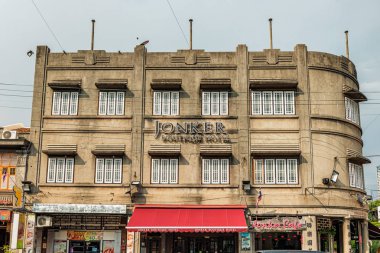 Malacca, Melaka, Malezya 15 Aralık 2017 görüntülemek eski sömürge binaları cephe Malacca, Malaysia Jonker yürüyüş boyunca yürürken.