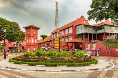 Kent Meydanı veya Hollandalı meydanda denilen: Malacca, Melaka, Malezya Malacca, Malaysia 15 Aralık 2017 turistler. Malacca Şehir merkezine bir Unesco Dünya Miras Alanı listelenen 