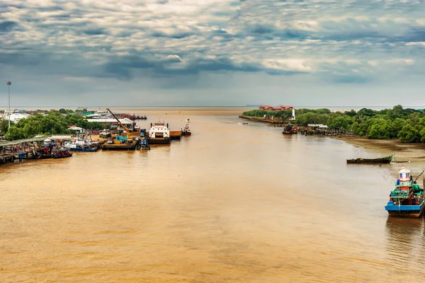 Kuala Kedah Malaysia Dezember 2017 Fischerboote Den Docks Des Flusses — Stockfoto