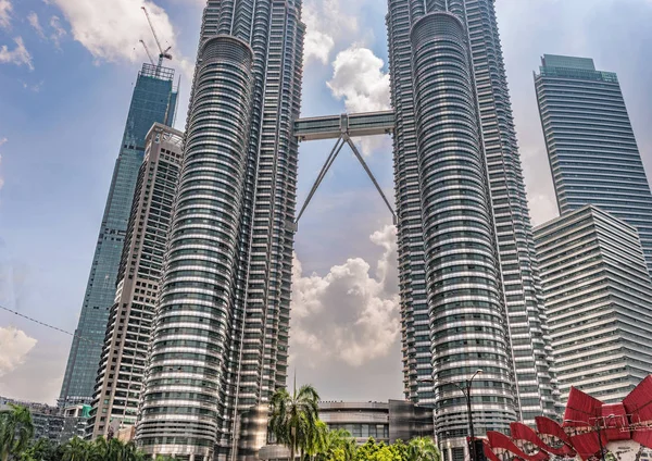 クアラルンプール マレーシア 2017 ペトロナス タワー またはツイン タワー クアラルンプール マレーシアのツイン高層ビル 彼らは — ストック写真