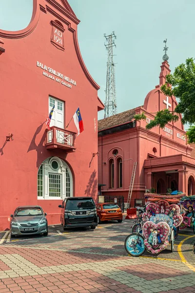 Malacca Malaysia Dec 2017 Färgglada Rickshaws Framför Christ Church Holländska — Stockfoto