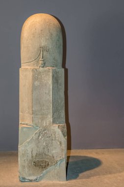 Kumtaşı heykel Shiva ibadet linga veya Hindu Tarih Müzesi Ho Chi Minh city, Vietnam için Shiva Tanrı sembolü.