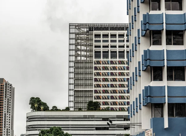 Blick Auf Die Wenigen Modernen Mehrfamilienhäuser Singapore — Stockfoto