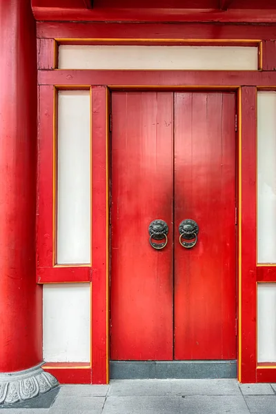 Переглянути Червоний Вхідних Дверей Храму Китайському Кварталі Сінгапур — стокове фото