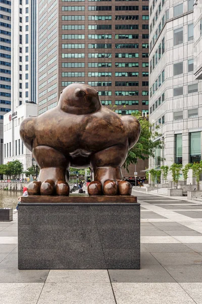 Singapur Stycznia 2018 Brązu Rzeźba Fernando Botero Stojąc Boat Quay — Zdjęcie stockowe