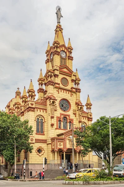 Medellin Kolombiya Mart 2018 Insanlar Nazareth Kilisesi Medellin Kolombiya Girme — Stok fotoğraf
