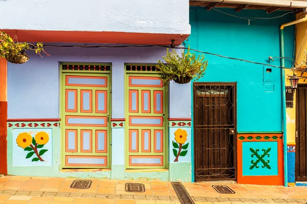 Guatape Colombia Marzo 2018 Coloridas Casas Coloniales Una Calle Guatape — Foto de Stock