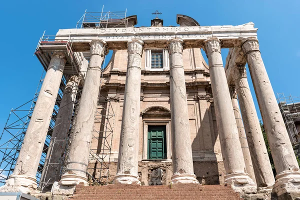 View Front Temple Antoninus Faustyna Transformed Church Dedicated San Lorenzo — Stock Photo, Image