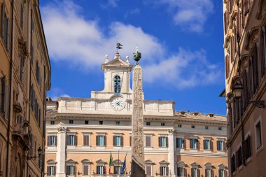 Piazza di Montecitorio, Roma, İtalya 'daki Psammetichus II Obelisk' e bakın..