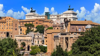 Roma Forumu 'ndaki Septimus Kemeri' ne ve İtalya 'nın Venezuela, Roma ve İtalya' daki Meçhul Asker Mezarı 'nın arkasına bakın..