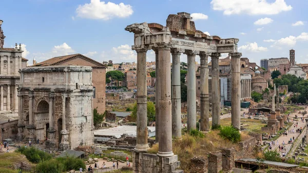 Řím Itálie Srpna 2014 Turisté Navštíví Římské Fórum Nebo Forum — Stock fotografie