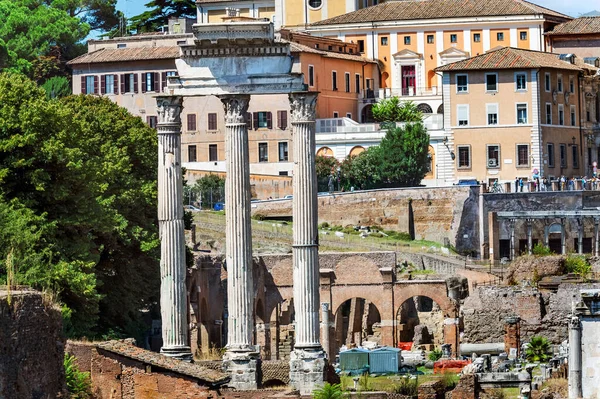 Roma Forumu Ndaki Castor Pollux Tapınağı Nın Sütunlarına Bakın Roma — Stok fotoğraf