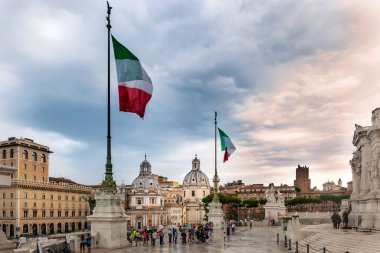 Roma, İtalya - 29 Ağustos 2015: Michelangelo 'nun Davut heykeline bakın. Boyu 17 feet ve Roma, İtalya 'da mermer kopyasından oyulmuş.