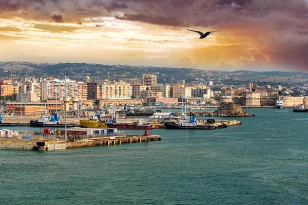 Savona Itália Setembro 2014 Vista Pôr Sol Sobre Porto Savona — Fotografia de Stock