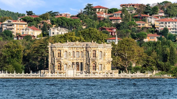 Blick Auf Istanbul Und Die Gebäude Der Nähe Des Dolmabahce — Stockfoto