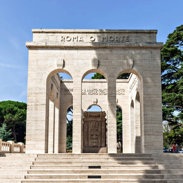2014年9月20日 イタリア ローマ 1848年 1870年の独立戦争で亡くなった愛国者の記念碑を見る — ストック写真