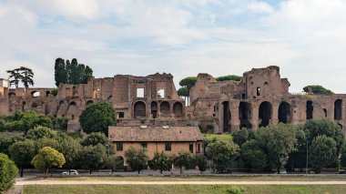 Roma 'daki Palatine Tepesi İtalya Circus Maximus' ta görüldüğü gibi, 