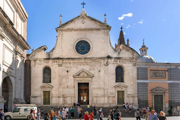 Rome Italy September 2014 Tourists Passing Church Santa Maria Del — Stock Photo, Image