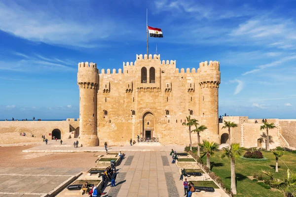 Alexandria Egypt January 2015 Tourists Front Main Entrance Citadel Qaitbay — Stock Photo, Image