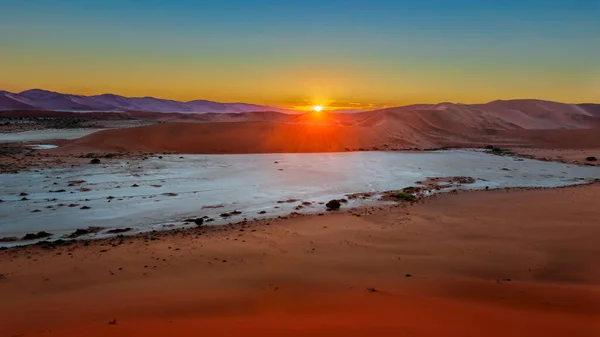 Panoramic View Sunrise Sand Dunes Namibian Desert Sossusvlei Namib Naukluft — Stock Photo, Image