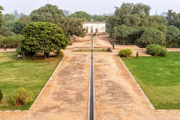 デリー インド 11月9 2018 16世紀に建てられ ニザムディン東 デリー インドに位置するHumayun墓ユネスコ世界遺産を訪れる観光客 — ストック写真