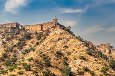 Rajasthan, Amer Kalesi 'nden Hindistan' ın başkenti Jaipur 'a 11 km uzaklıktaki Amer Kalesi' nden görüntü. Jaipur 'un başlıca turistik merkezi..