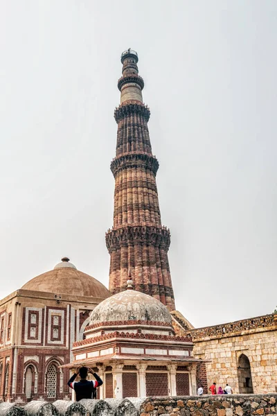 Delhi Indien Nov 2018 Turister Besöker Qutub Eller Qutab Den — Stockfoto