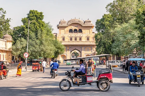 Jaipur Rajasthan Indien November 2019 Menschen Fahrrad Rikschas Vor Dem — Stockfoto