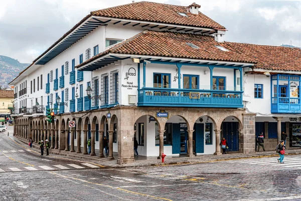 Cusco Peru Dubna 2019 Pohled Starou Koloniální Budovu Rohu Plaza — Stock fotografie