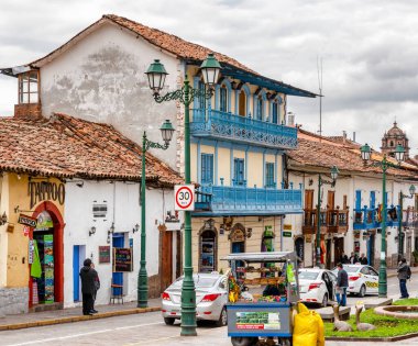 Cusco, Peru - 3 Nisan 2019: Peru 'daki Cusco şehrinin yukarısındaki San Cristobal kilisesinde.