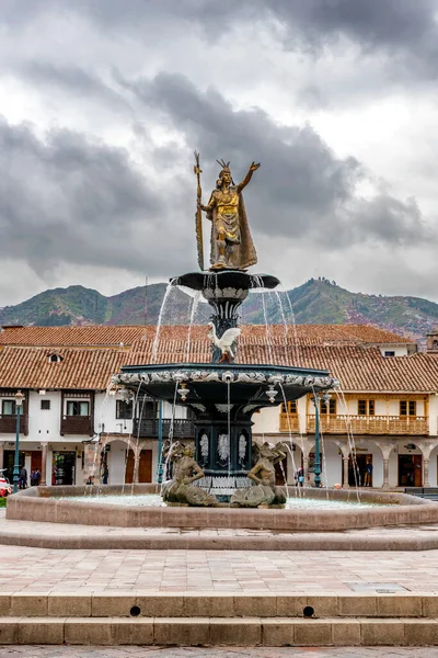 Cusco Peru Dubna 2019 Socha Kašny Pachacuti Náměstí Plaza Armas — Stock fotografie