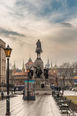 Cracow, Polonya - 3 Şubat 2019: Polonya 'nın Krakow kentindeki Matejki Meydanı' ndaki Grunwald anıtına bakın.