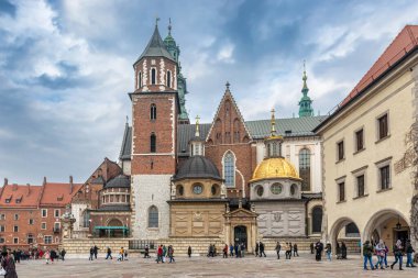 Krakow, Polonya - 3 Şubat 2019: Wawel Katedrali, Kraliyet Kalesi bölgesi, Krakov, UNESCO Dünya Mirası Alanı, Polonya, Avrupa