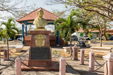 Pedasi, Panama - 16 Şubat 2020: Mireya Elisa Moscoso Heykeli, 1999-2004 yılları arasında Panama Cumhurbaşkanı olarak görev yapmış bir Panama 'lı politikacı. O, ülkenin ilk kadın başkanı..