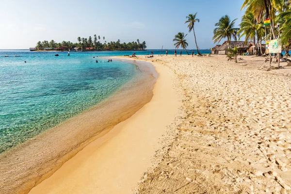Isla San Blas Panamá Febrero 2020 Personas Relajándose Hermosa Playa —  Fotos de Stock