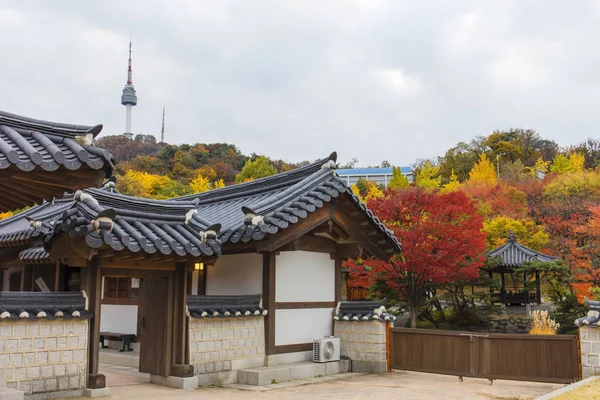 韓国ソウルの南山コル韓屋村の古い家 — ストック写真