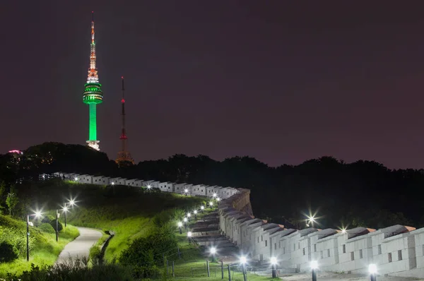 Seul Kulesi Gece Bulunan Namsan Dağda Seoul Güney Kore — Stok fotoğraf