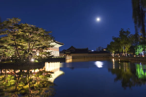Gyeongbokgung Palacio Noche Con Luna Llena Seúl Corea Del Sur — Foto de Stock