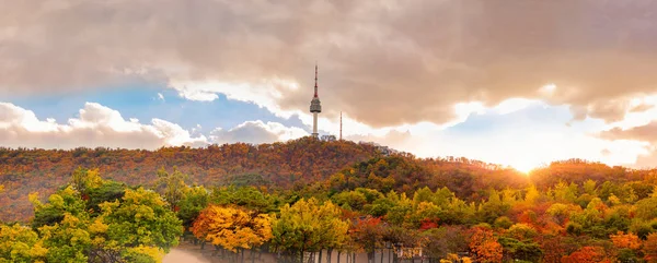 Autumn Seoul Tower Located Namsan Mountain Seoul South Korea — Stock Photo, Image