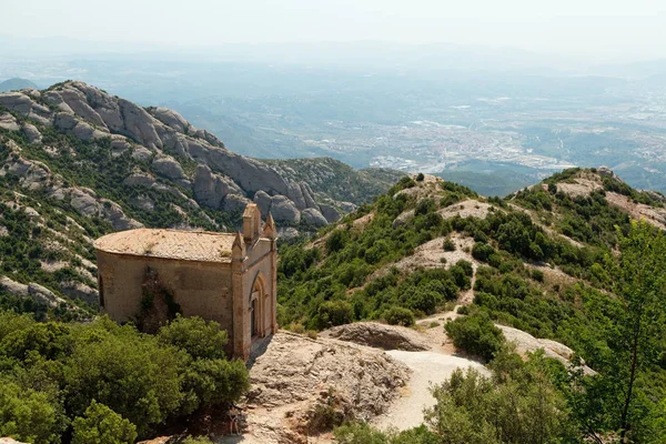 モントセラト修道院の近くのセントジェローム山頂のスケテ カタルーニャ スペイン — ストック写真