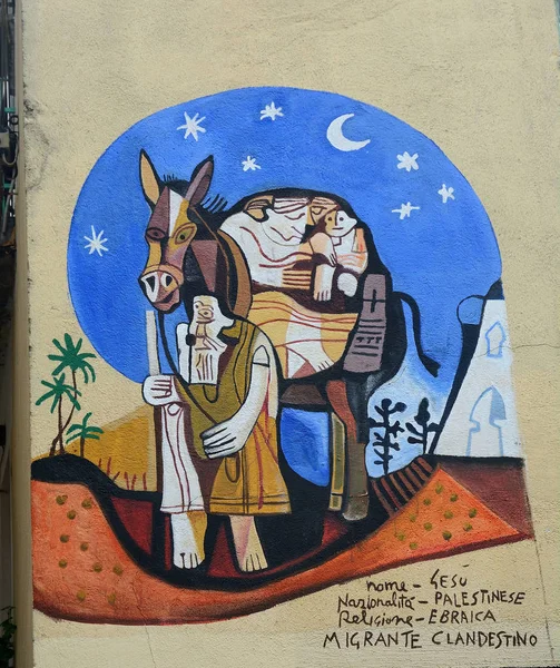 Duvar resmi, Orgosolo, Nuoro eyaletinde, Sardunya, İtalya, 8 Mayıs 2018