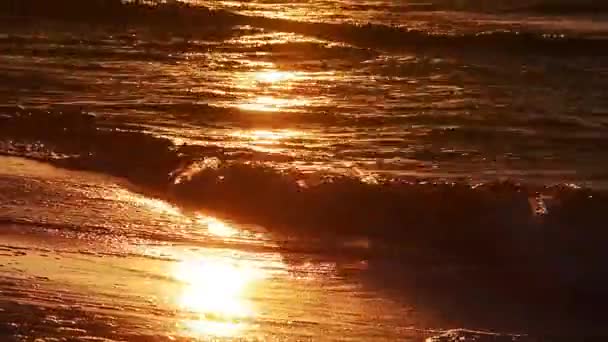 Olas Atardecer Swinoujscie Polonia Mayo 2018 — Vídeo de stock