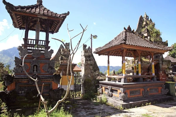 Tampurnyang バトゥール インドネシアの火山の麓の寺 — ストック写真