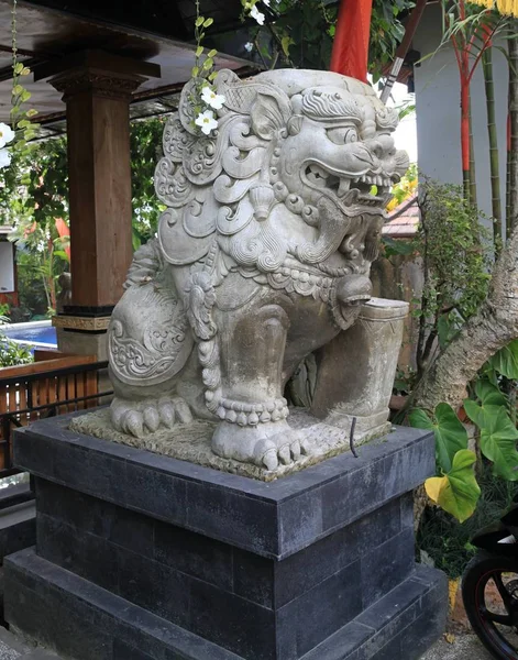 Statue Insolite Lion Rue Ubud Bali Indonésie — Photo