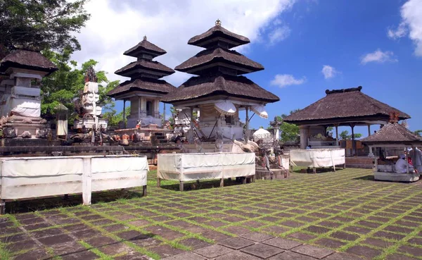 Pura Luhur Lempuyang 或天堂 Vertigo 寺庙位于巴厘岛 印度尼西亚 Karangasem Lempuyang 海拔1058米 — 图库照片