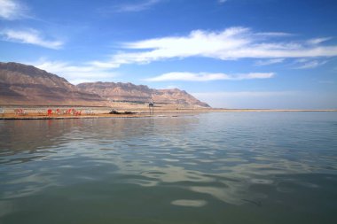 Ölü Deniz (deniz tuzu, asfalt deniz, Sodom deniz) Orta Doğu, İsrail, Ürdün ve Filistin arasında yer alan bir drainless tuzlu göl olduğunu.