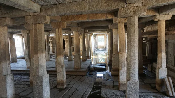 Underground Shiva Temple Eski Bir Hindu Kompleksi Yer Seviyesinin Altında — Stok fotoğraf