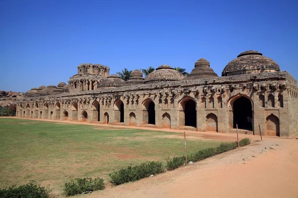 Kompleks Ruin Licznych Świątyń Dawnej Stolicy Hinduskiego Imperium Vijayanagara — Zdjęcie stockowe