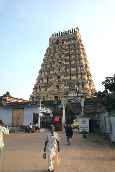 安曼Kamakshi圣殿 Shiva Parvati 充满渴望的眼睛 的妻子的一种形式 在Kanchipuram Parvati被尊崇为Kamaksha 爱情女神 坎齐普拉姆最古老的主要寺庙之一 — 图库照片